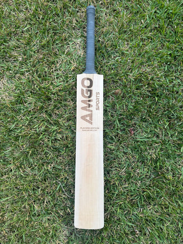 AMGO “PLAYERS EDITION” Players Grade ENGLISH WILLOW BAT – 1179 gms - Adult Short Handle