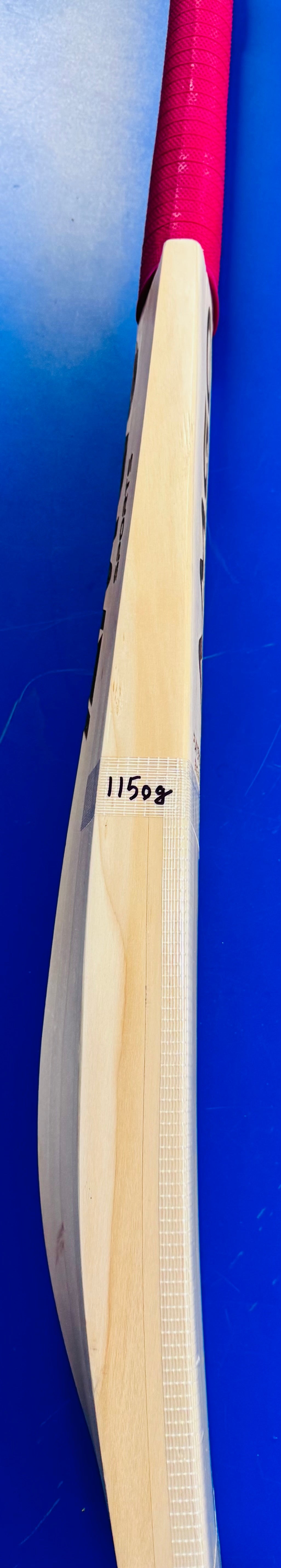 AMGO “PLAYERS EDITION” Players Grade ENGLISH WILLOW BAT – 1150 gms - Adult Short Handle